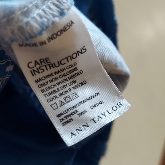 Ann Taylor Carnegie Crop Pants in Blue Diamond size 2 - Picture 3 of 9